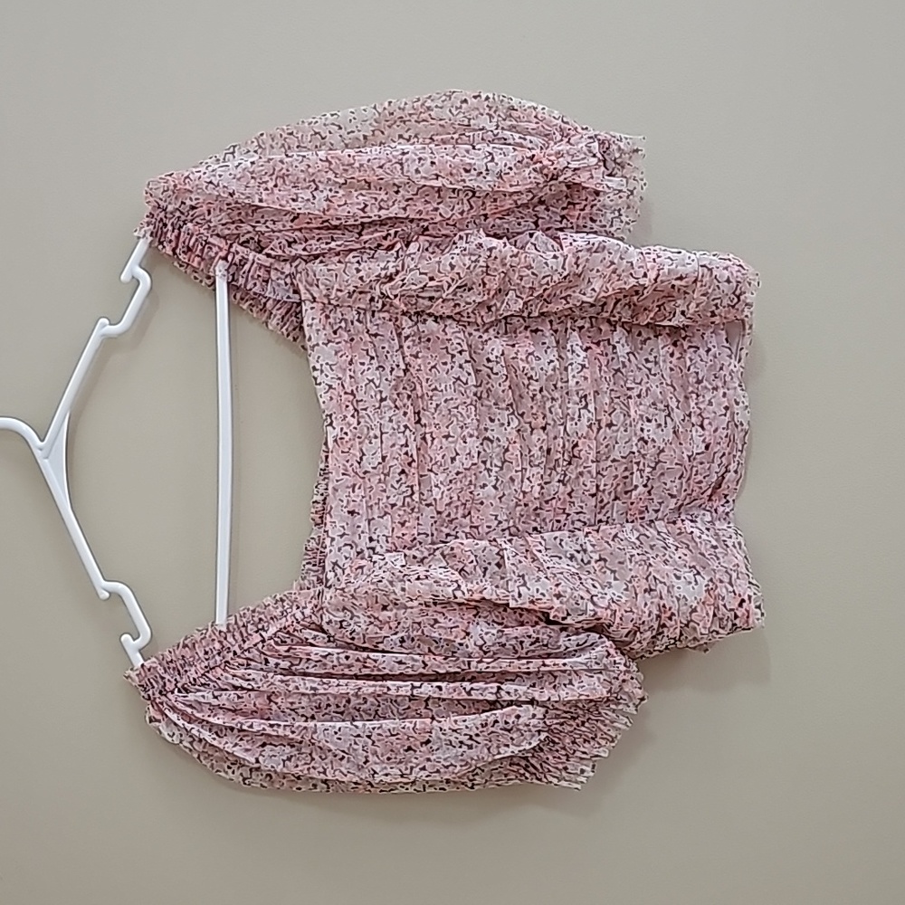 H&M -Smocked Floral Crop Top